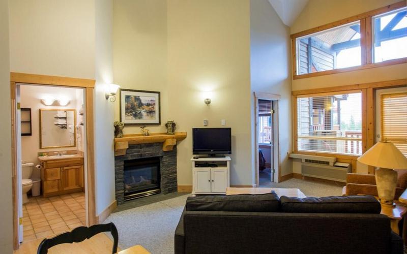 Cornerstone Lodge By Park Vacation Management Fernie Exterior foto