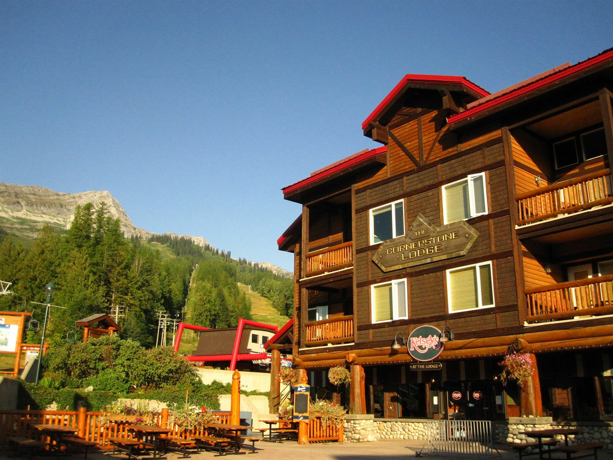Cornerstone Lodge By Park Vacation Management Fernie Exterior foto